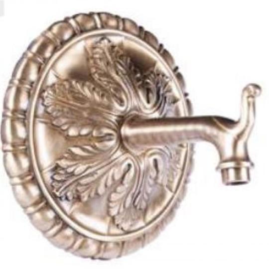 studnovy vytek kohutik mosadz bronz klasicky zahradny vytek rustikalny perincoli mediteransky leskly.jpg